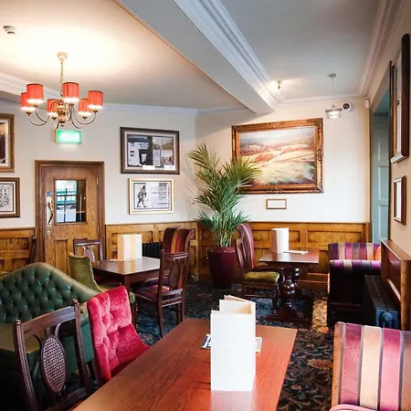 The Unicorn Wetherspoon فندق ريبون